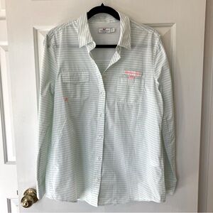 Vineyard Vines Performance Harbor Shirt in Coastal Blue, women’s size 10